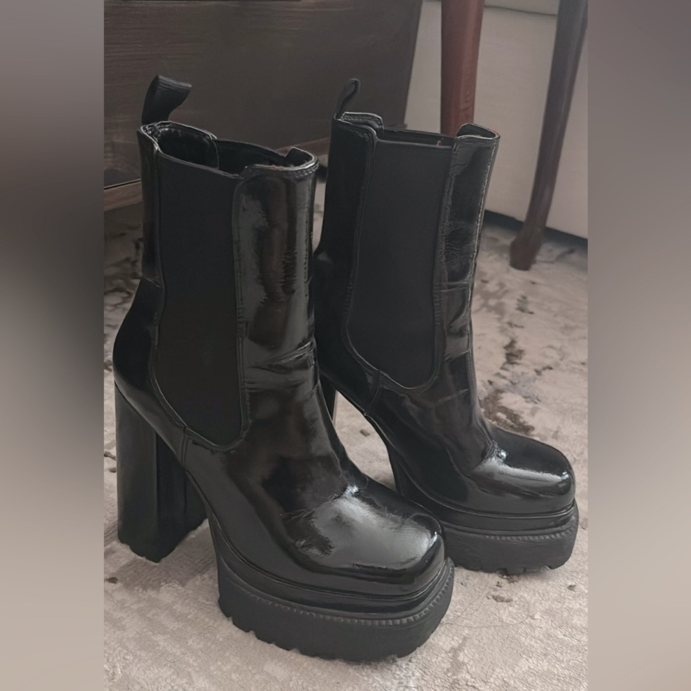 Platform Sleek Boots